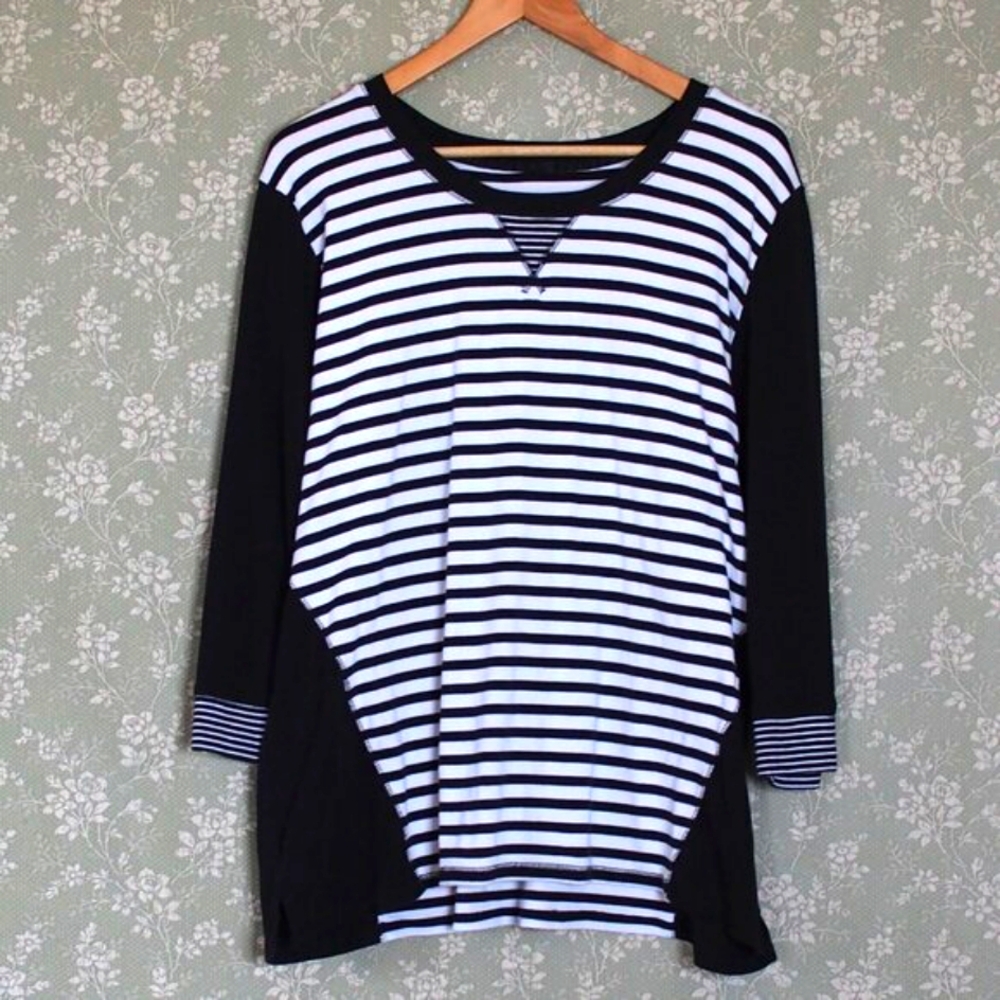 Allison Daley | 3/4 Sleeve Black & White Stripe Top